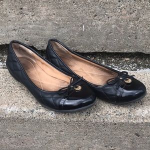 White Mountain Women’s Flats Size 9